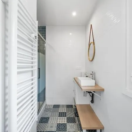 Apartment La - Centre - Jardin - Parking Privee - Climatisation *